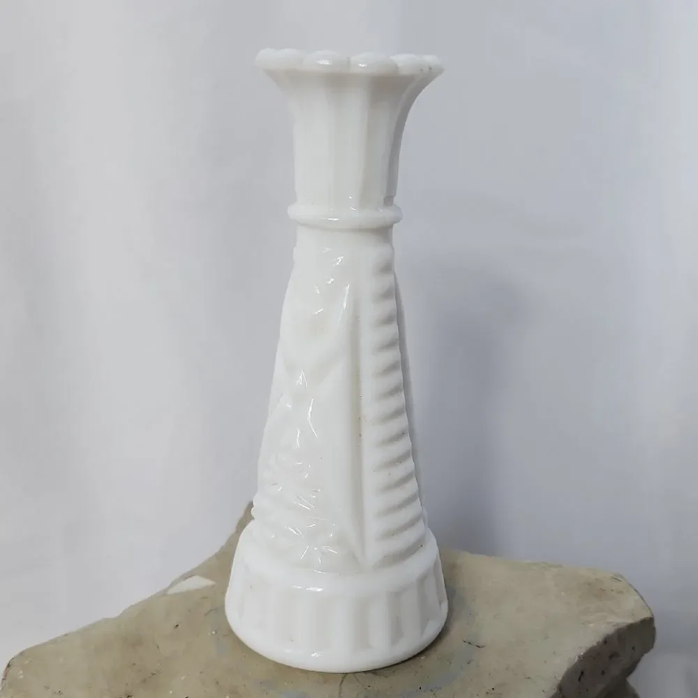 Vintage Detailed Decorative Milk Glass Vase - Picture 2 of 6